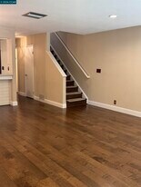 13 Oak Brook Pl in Pleasant Hill, CA - Building Photo