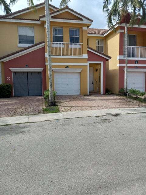 2248 Shoma Dr in Royal Palm Beach, FL - Building Photo - Building Photo