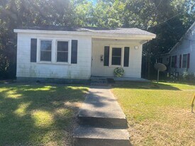 1800 W Washington Ave in Kinston, NC - Building Photo