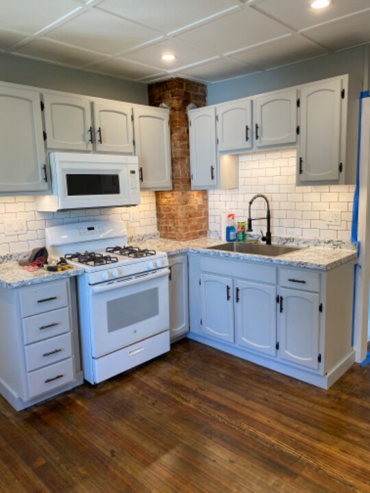 68 College St-Unit -68 in Enfield, CT - Building Photo