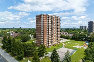 York Condominium Corporation in Toronto, ON - Building Photo - Building Photo