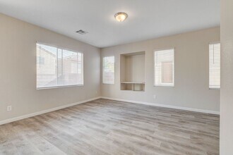 4138 Friendship Ct in North Las Vegas, NV - Building Photo - Building Photo