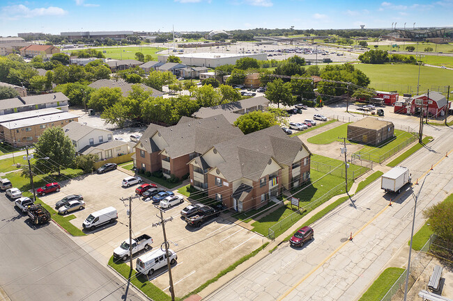 Holly Tree in Denton, TX - Building Photo - Building Photo