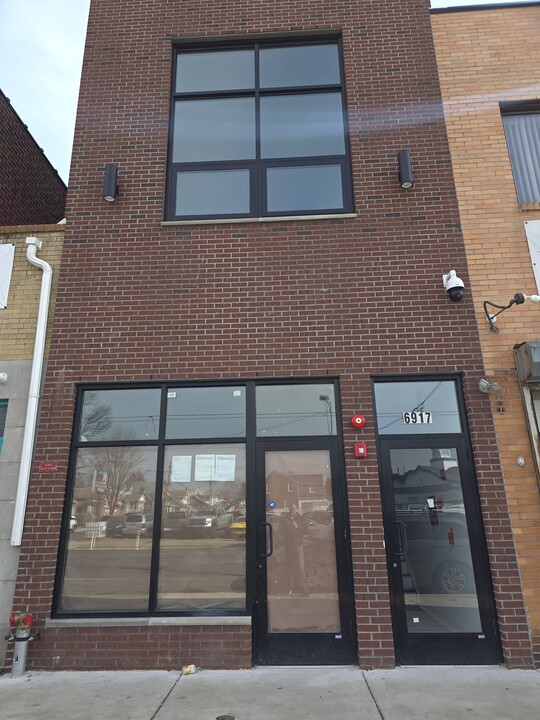 6915 Castor Ave, Unit 1F in Philadelphia, PA - Building Photo