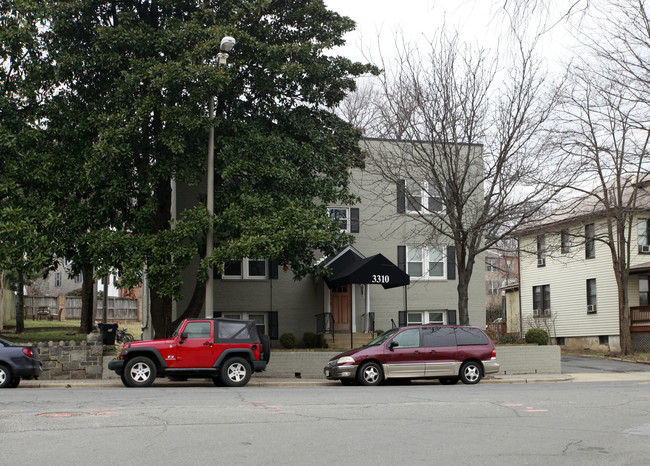 3310 Mount Vernon Ave in Alexandria, VA - Foto de edificio - Building Photo