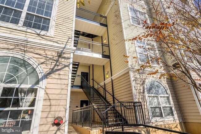 4561 Strutfield Ln in Alexandria, VA - Building Photo - Building Photo