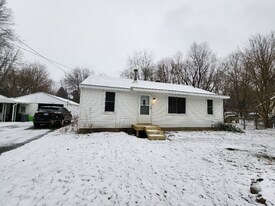 11314 N Jennings Rd in Clio, MI - Building Photo