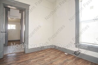 2111 Portland Ave in El Paso, TX - Foto de edificio - Building Photo