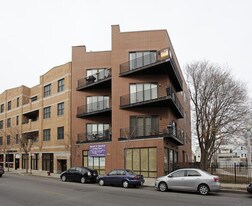 2026-2028 W Belmont Ave in Chicago, IL - Building Photo