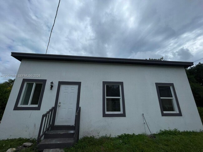 4729 NW 15th Ave in Miami, FL - Building Photo - Building Photo