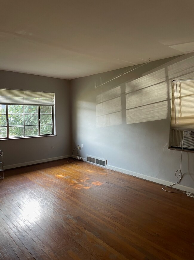 814 Ellison Ave, Unit 4