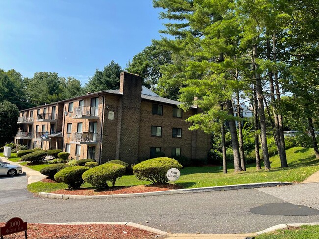 Ridley Creek Views Apartments in Chester, PA - Foto de edificio - Building Photo