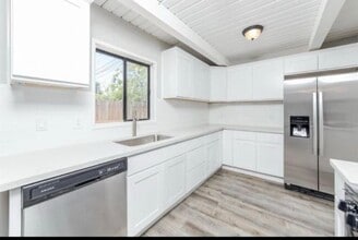 2201 Juanita Ln in Sacramento, CA - Building Photo - Building Photo
