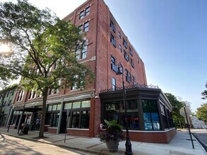 83 Hanover St in Manchester, NH - Building Photo - Building Photo