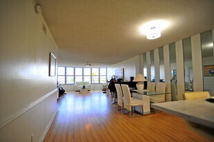 3051 NE 48th St, Unit 405 in Fort Lauderdale, FL - Building Photo