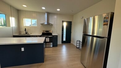 6115 Fremont St in Oakland, CA - Building Photo - Building Photo