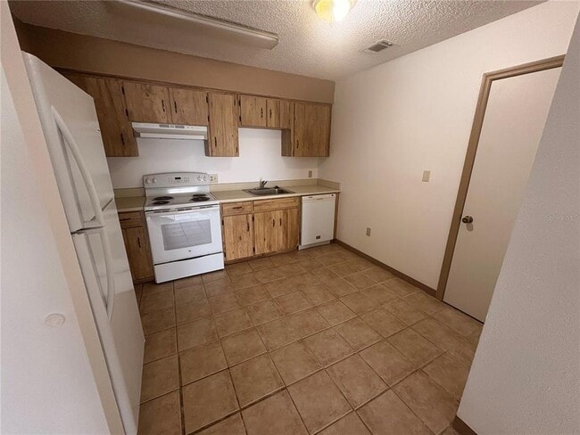1199 Pine St in Daytona Beach, FL - Building Photo - Building Photo