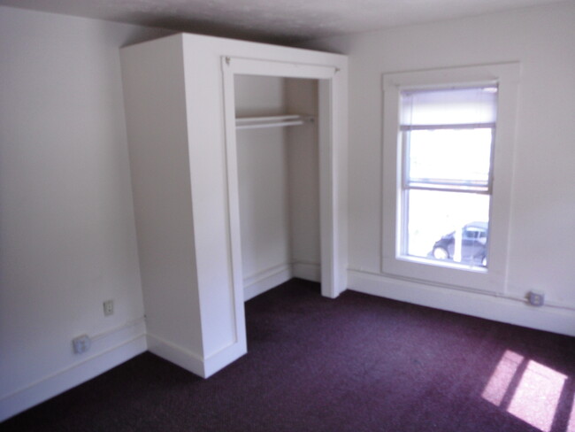 20 Merrill St, Unit 20B Merrill in Plymouth, NH - Building Photo - Building Photo