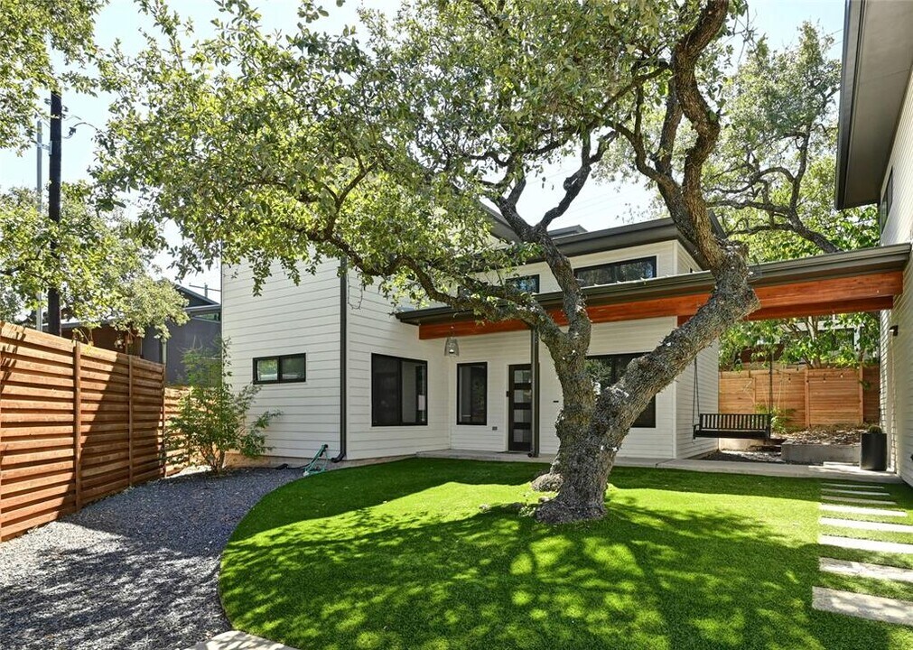 407 S Park Dr in Austin, TX - Building Photo