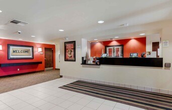 Furnished Studio-San Jose - Santa Clara in San Jose, CA - Foto de edificio - Building Photo
