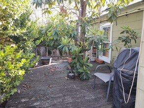 1202 W San Antonio St in San Marcos, TX - Building Photo - Building Photo