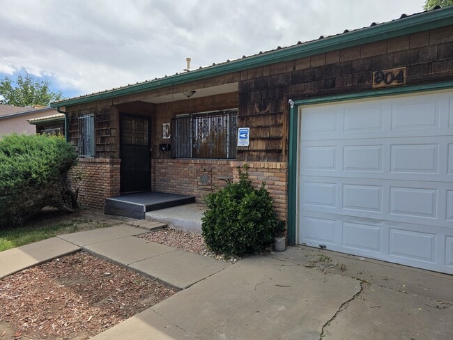 904 Avenida Del Sumbre in Roswell, NM - Building Photo - Building Photo