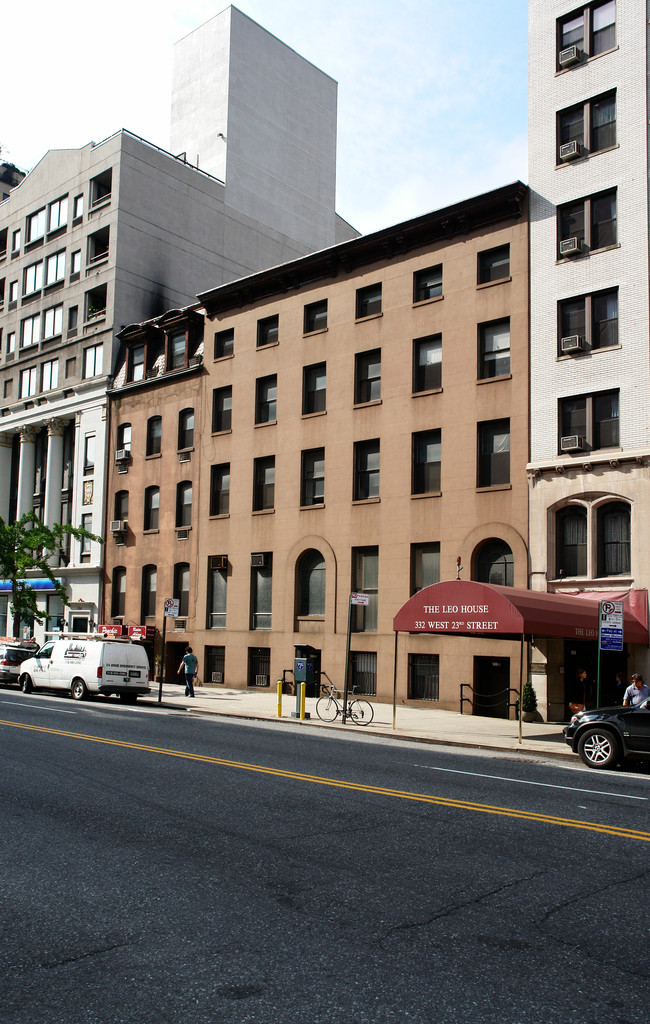 326 W 23rd St in New York, NY - Foto de edificio - Building Photo