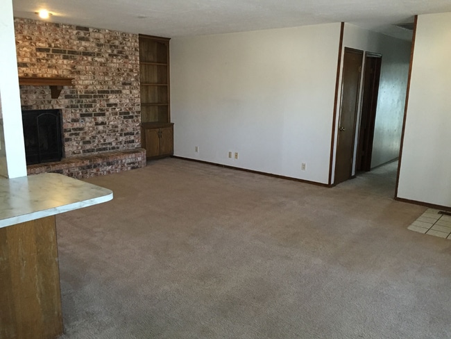 304 Willow Branch Rd in Norman, OK - Foto de edificio - Building Photo