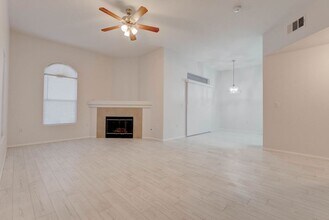 700 Carnegie St in Henderson, NV - Building Photo - Building Photo