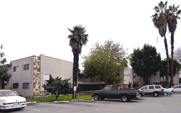 The Broadway Apartments in Whittier, CA - Building Photo - Building Photo