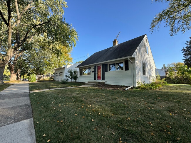 709 W Glencoe Rd in Palatine, IL - Foto de edificio - Building Photo