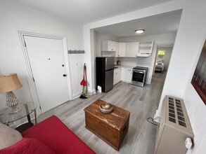 247 Queen St in Kingston, ON - Building Photo - Building Photo