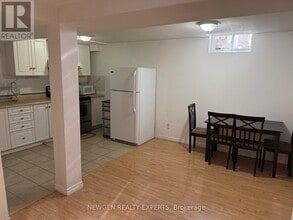 3 Lowcrest Blvd in Toronto, ON - Building Photo - Building Photo