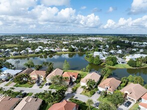 2096 NW Marsh Rabbit Ln in Jensen Beach, FL - Building Photo - Building Photo