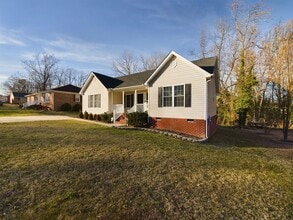 3706 Perthshire Ln in Colonial Heights, VA - Building Photo - Building Photo