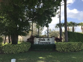 4528 Oak Terrace Dr in Greenacres, FL - Building Photo - Building Photo