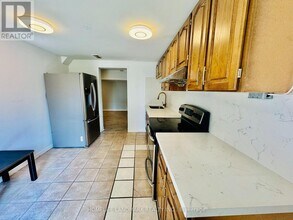 272 Essex Ave in Richmond Hill, ON - Building Photo - Building Photo