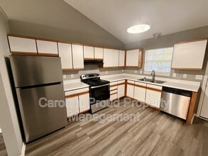 2708 Bluff View Dr in Greenville, NC - Building Photo - Building Photo