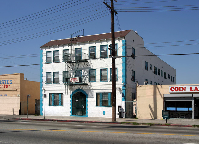 Pico Place in Los Angeles, CA - Building Photo - Building Photo