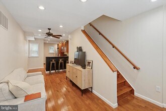 2036 E Boston St in Philadelphia, PA - Building Photo - Building Photo