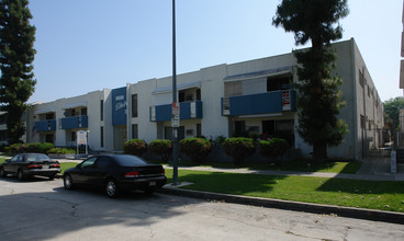 Vassar Electra in Canoga Park, CA - Building Photo - Building Photo