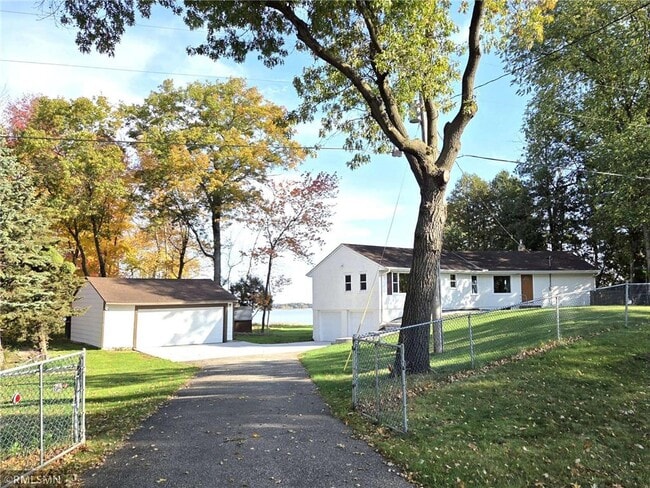 property at 3311 Interlachen Dr NE
