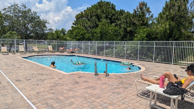 826 Middleton Dr SW in Vero Beach, FL - Building Photo - Building Photo