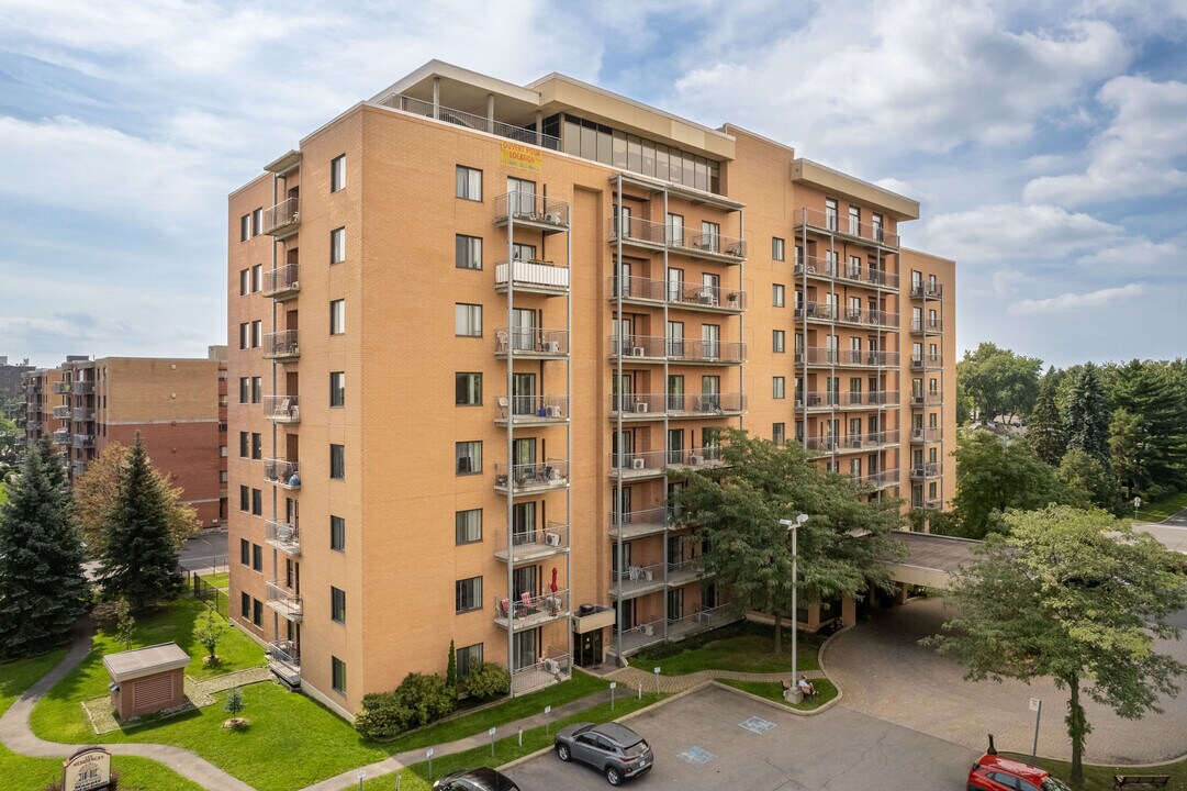 Manoir Dollard-des-Ormeaux in Dollard-des-Ormeaux, QC - Building Photo