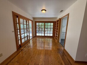 2189 Lake Marie Dr in Santa Maria, CA - Building Photo - Building Photo