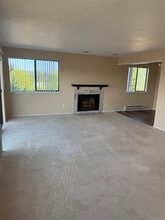 1602 Naval Ave, Unit 31 in Bremerton, WA - Foto de edificio - Building Photo