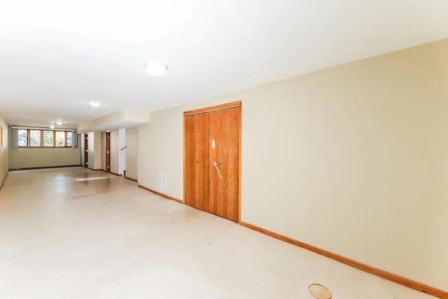 property at 10637 S Troy St