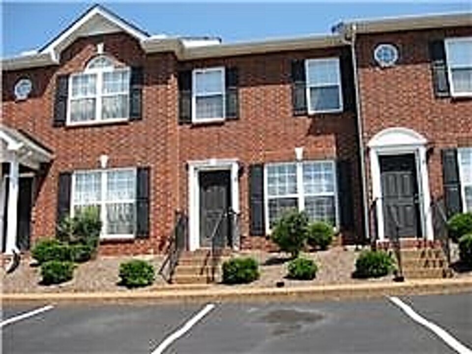 314 Stewarts Landing Cir in Smyrna, TN - Foto de edificio