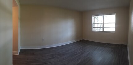 4215 N University Dr, Unit 101 in Sunrise, FL - Building Photo - Building Photo