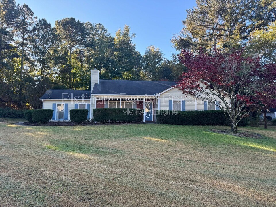 335 Charlyne Way in Dacula, GA - Building Photo